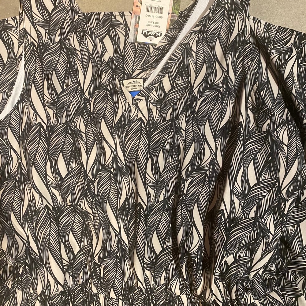 Kavu NWT dress size Large